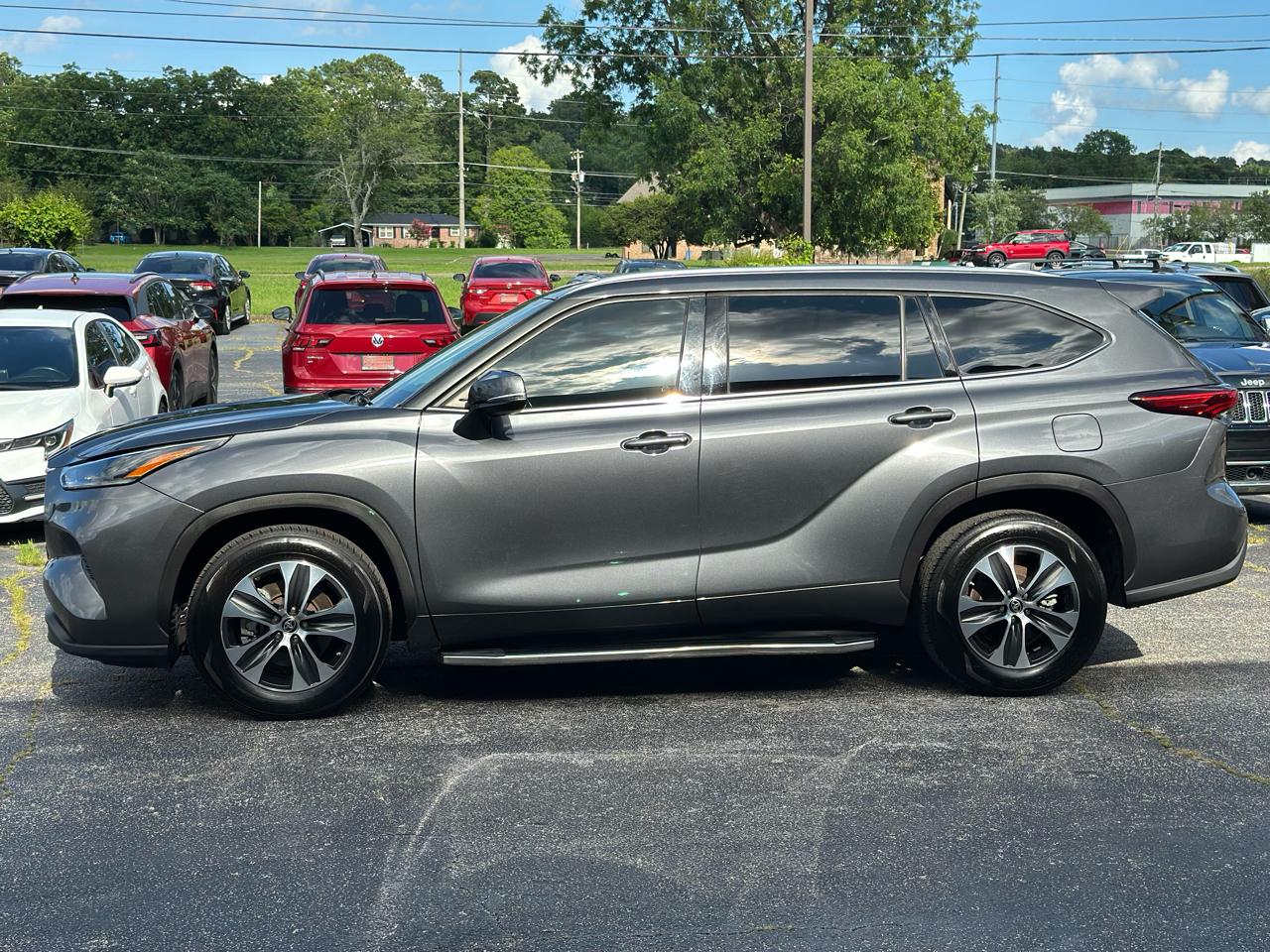 Toyota Highlander XLE FWD (Natl) 2021