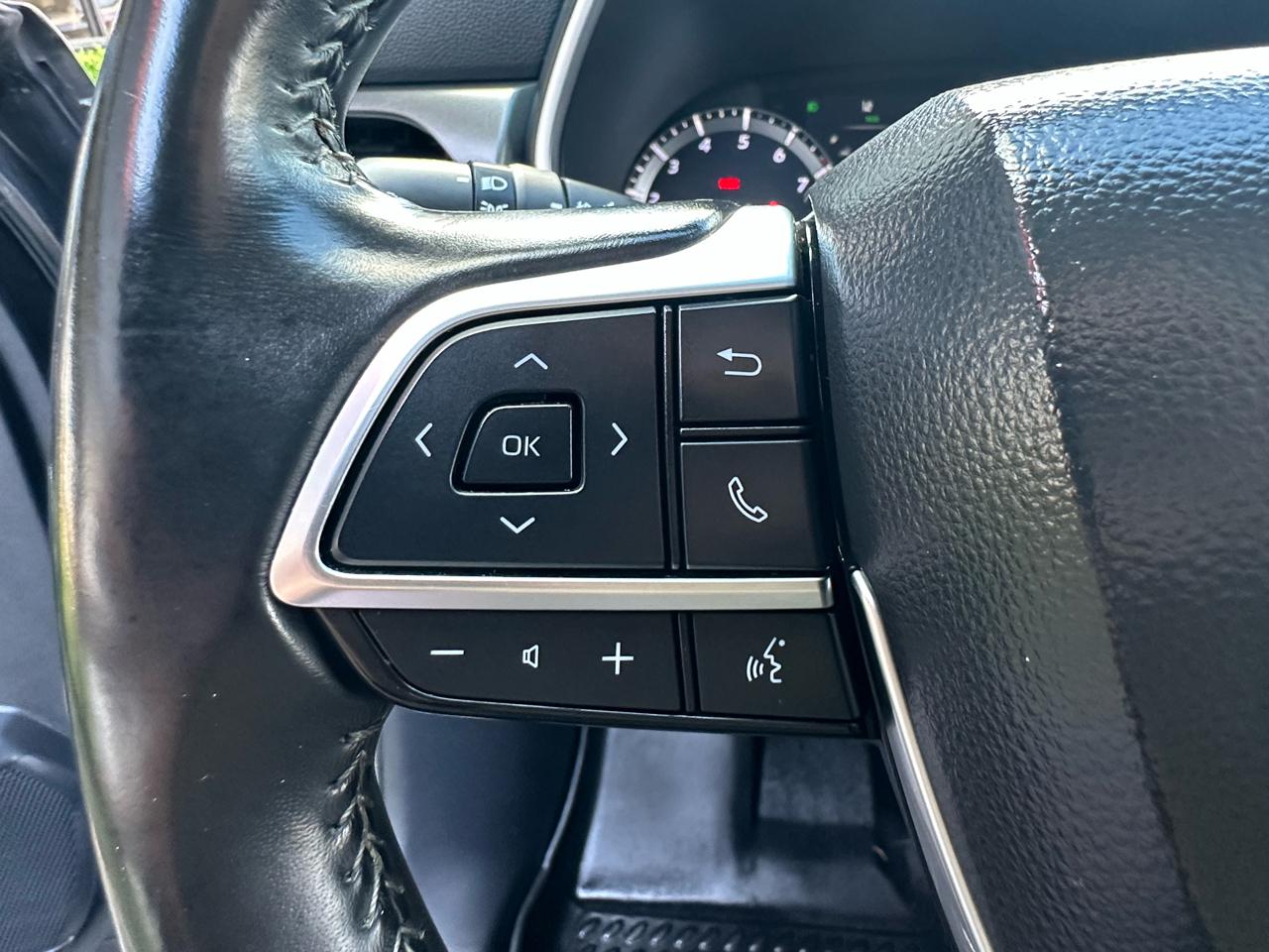 Toyota Highlander XLE FWD (Natl) 2021