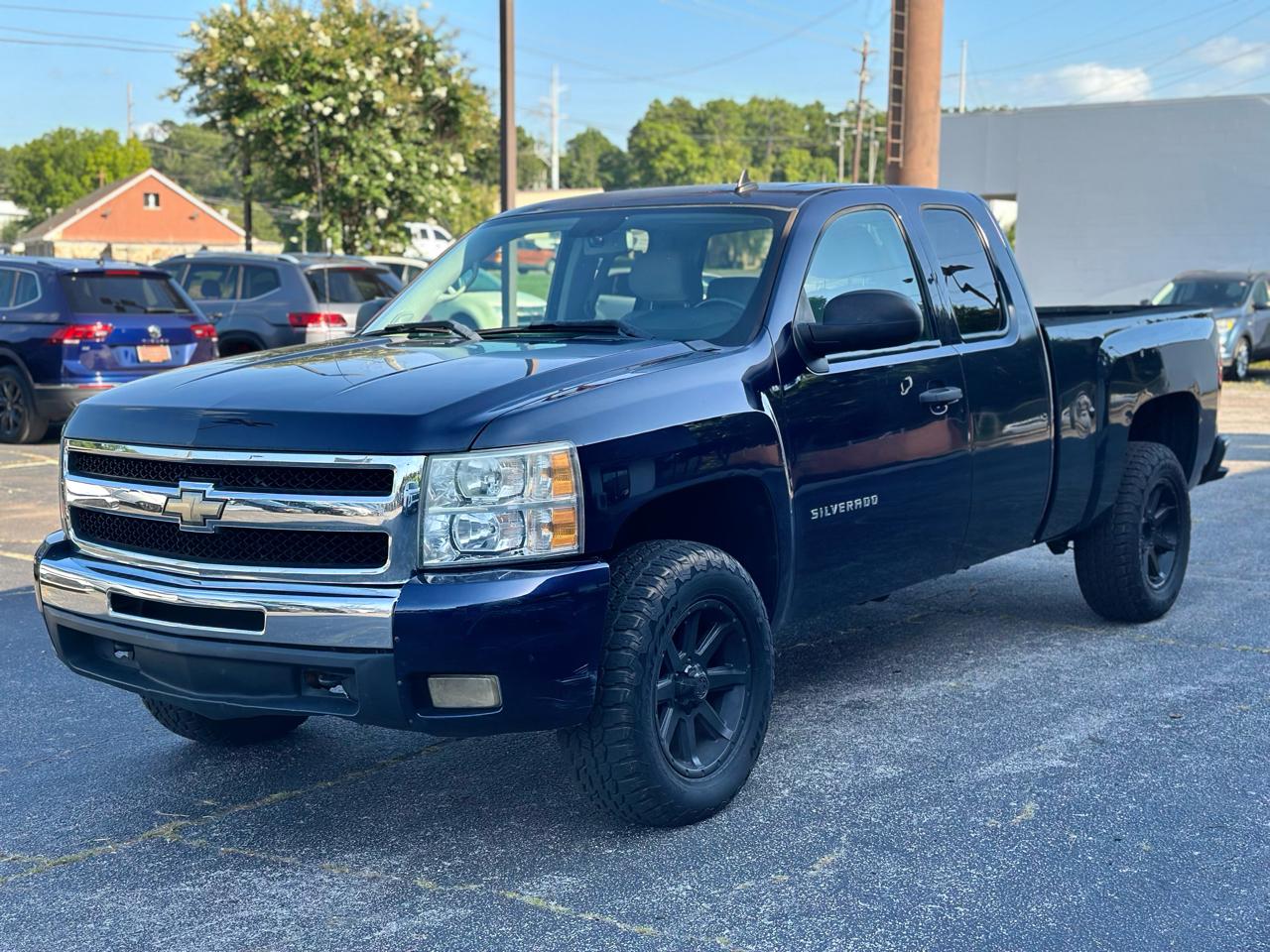 Chevrolet Silverado 1500 2WD Ext Cab 143.5" LT 2011