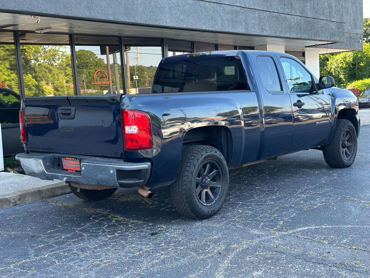 Chevrolet Silverado 1500 2WD Ext Cab 143.5" LT 2011