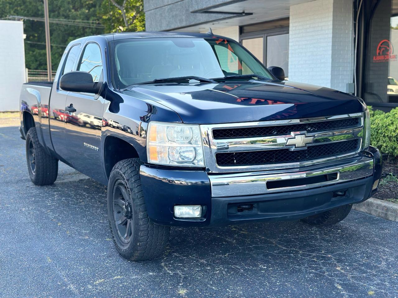 Chevrolet Silverado 1500 2WD Ext Cab 143.5" LT 2011