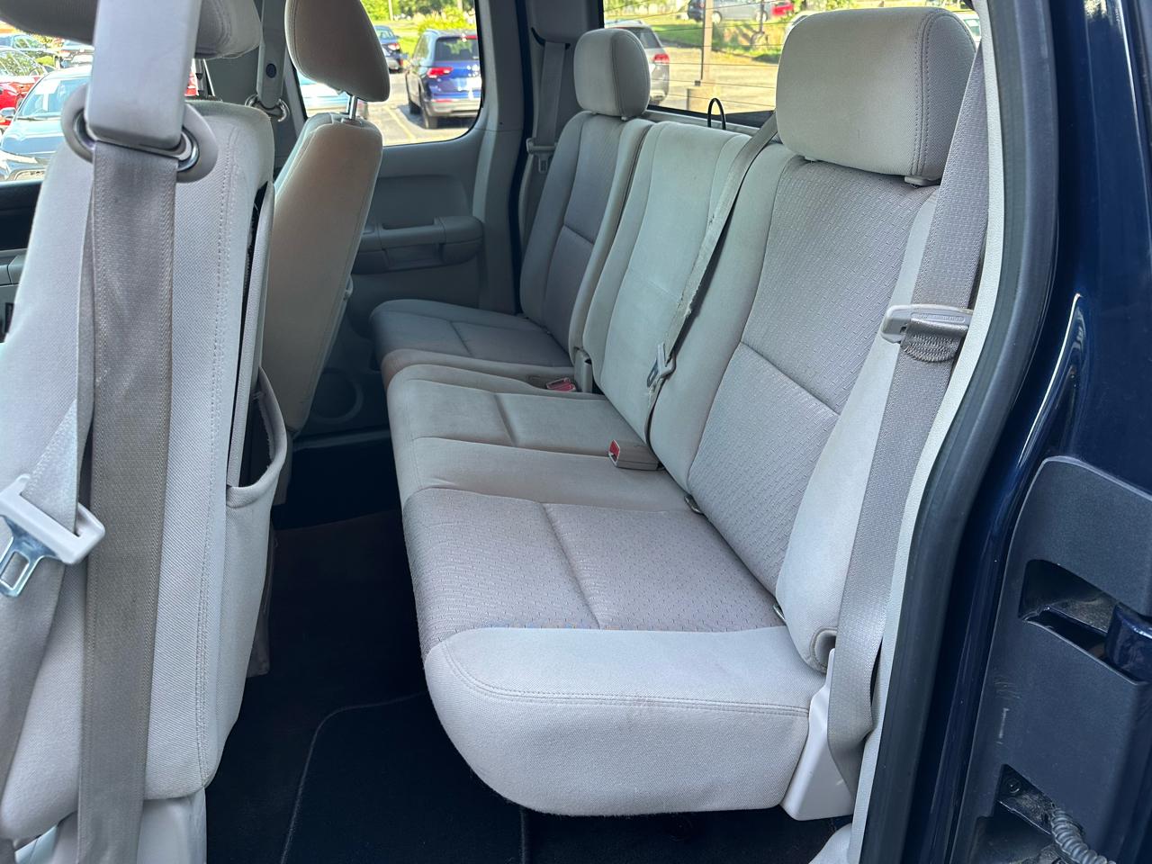 Chevrolet Silverado 1500 2WD Ext Cab 143.5" LT 2011