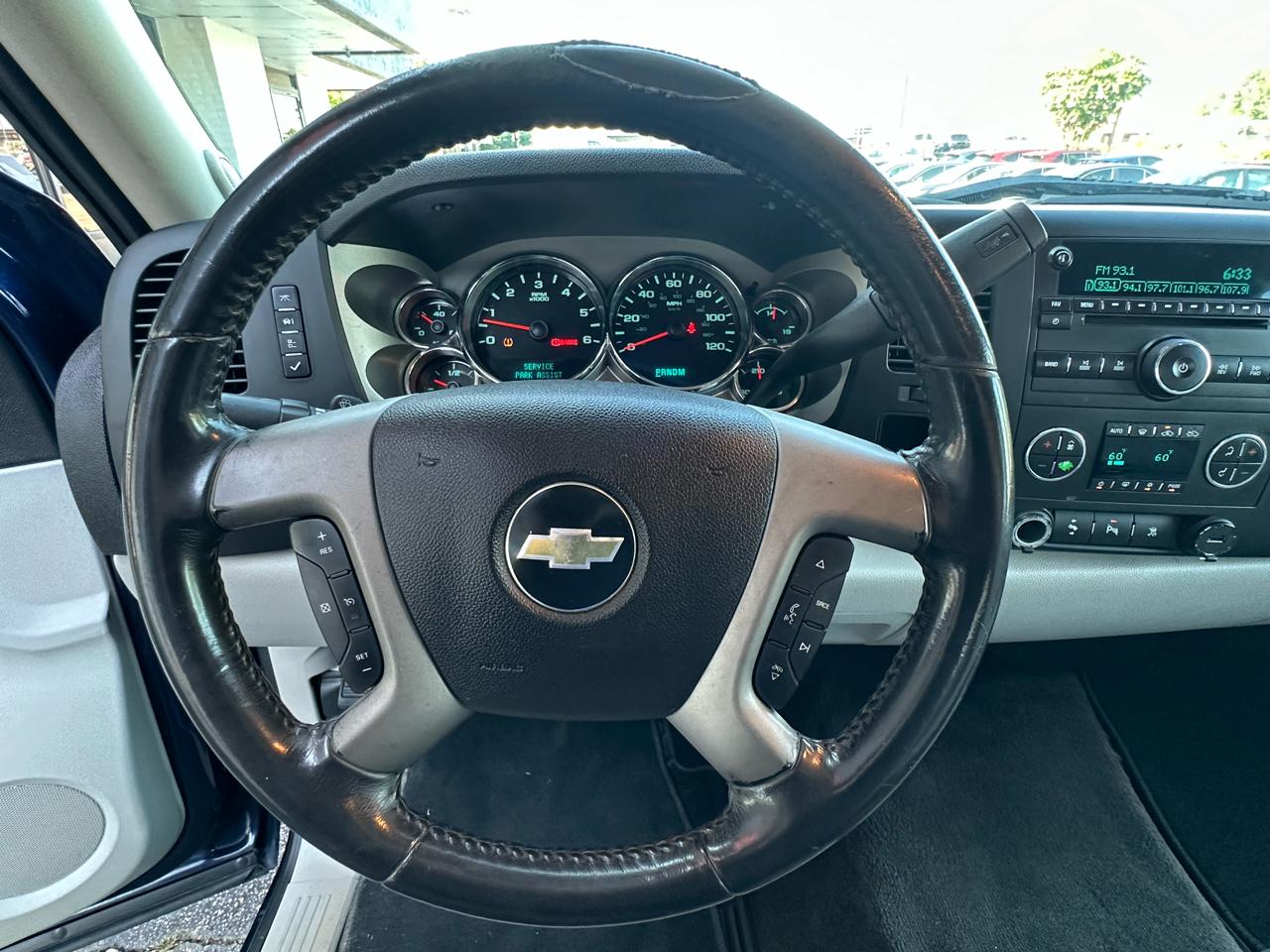 Chevrolet Silverado 1500 2WD Ext Cab 143.5" LT 2011