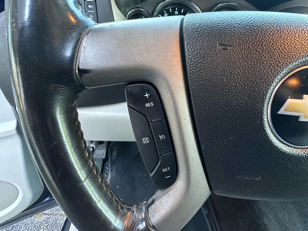 Chevrolet Silverado 1500 2WD Ext Cab 143.5" LT 2011