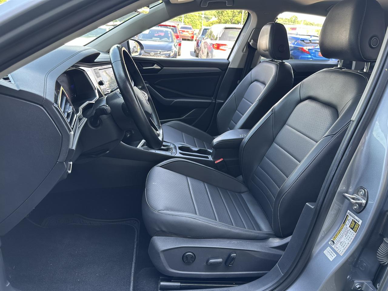 Volkswagen Jetta SE Auto 2023