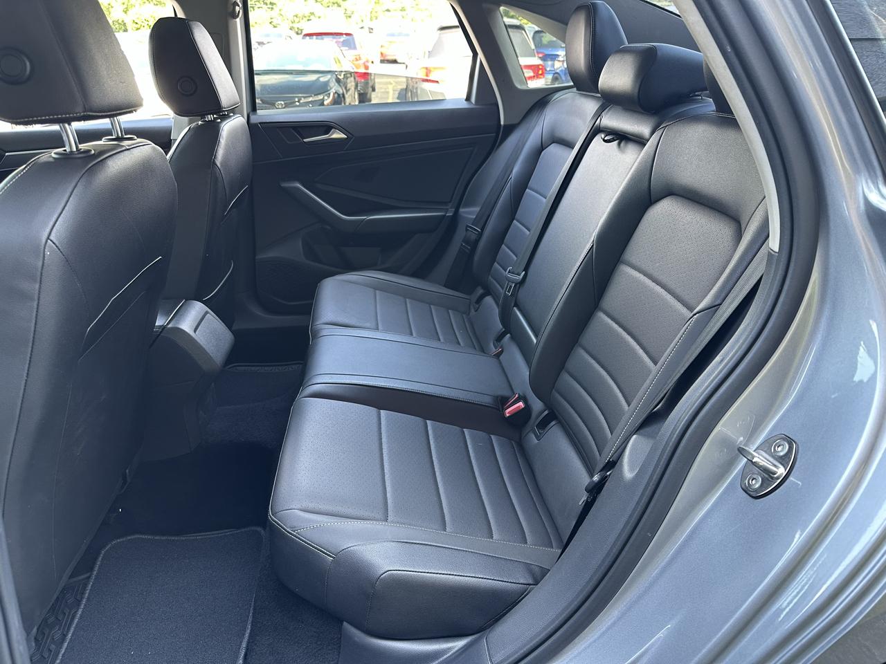 Volkswagen Jetta SE Auto 2023