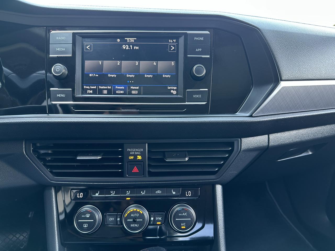 Volkswagen Jetta SE Auto 2023