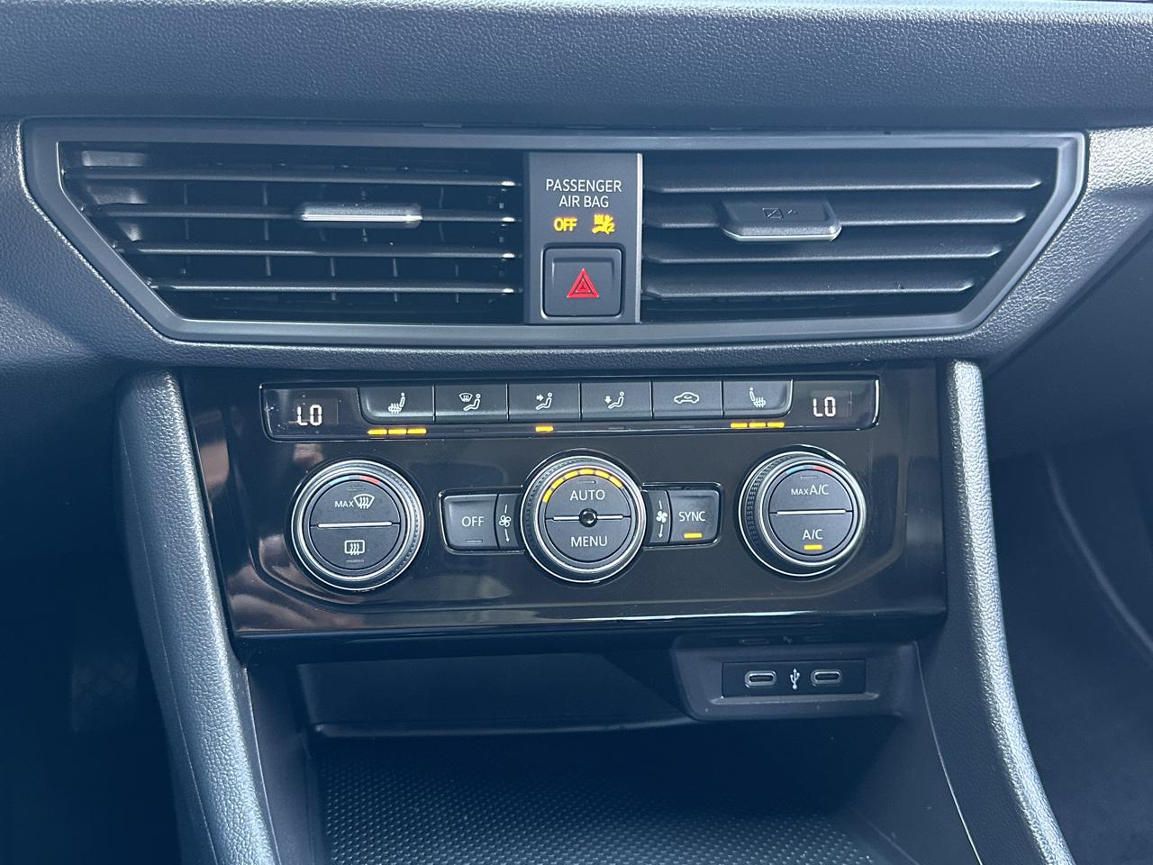 Volkswagen Jetta SE Auto 2023