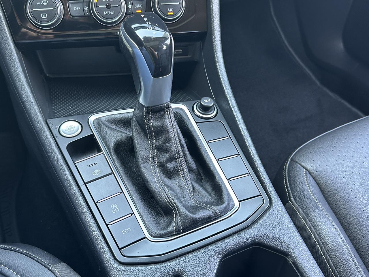 Volkswagen Jetta SE Auto 2023