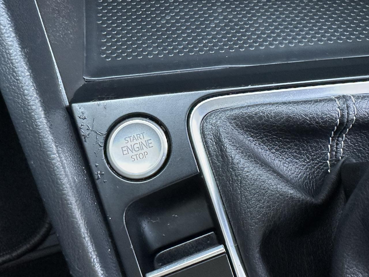 Volkswagen Jetta SE Auto 2023