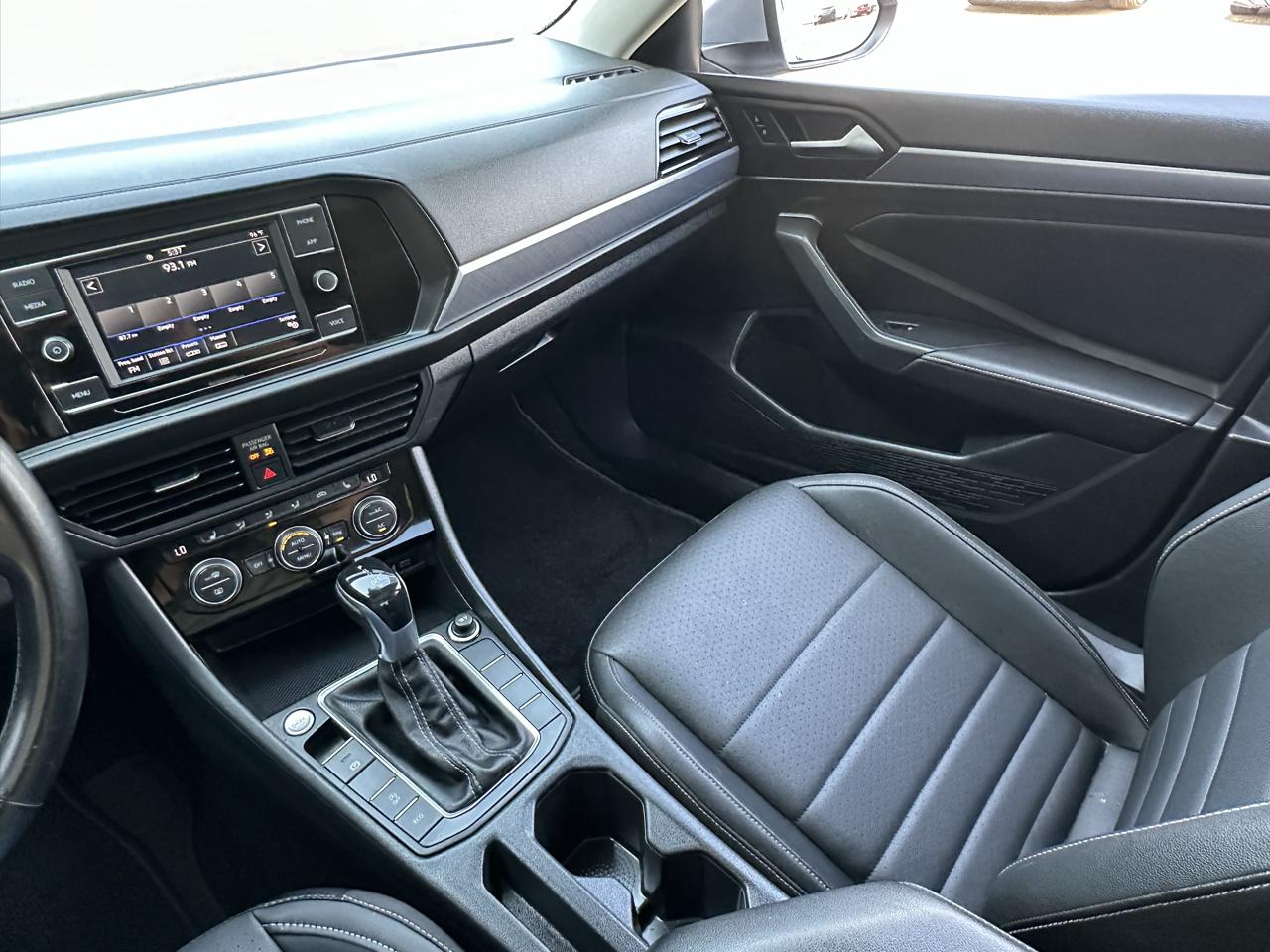 Volkswagen Jetta SE Auto 2023