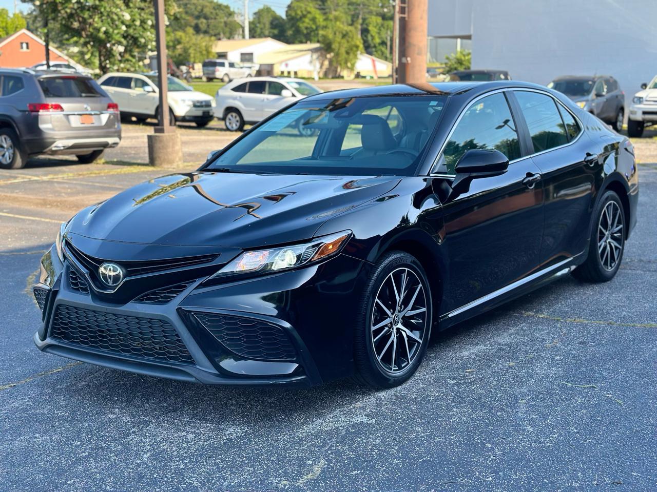 Toyota Camry SE Auto (Natl) 2021