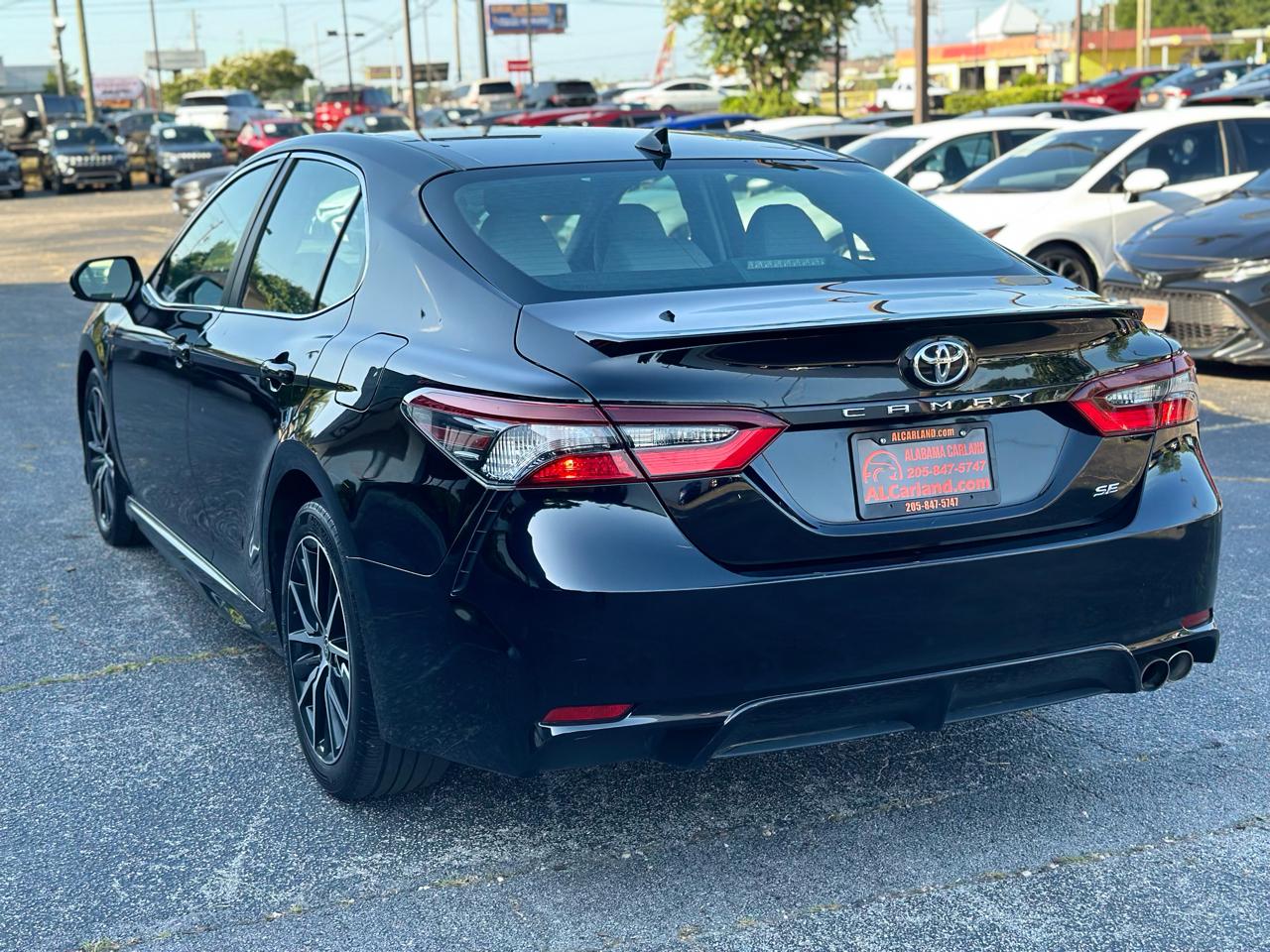 Toyota Camry SE Auto (Natl) 2021