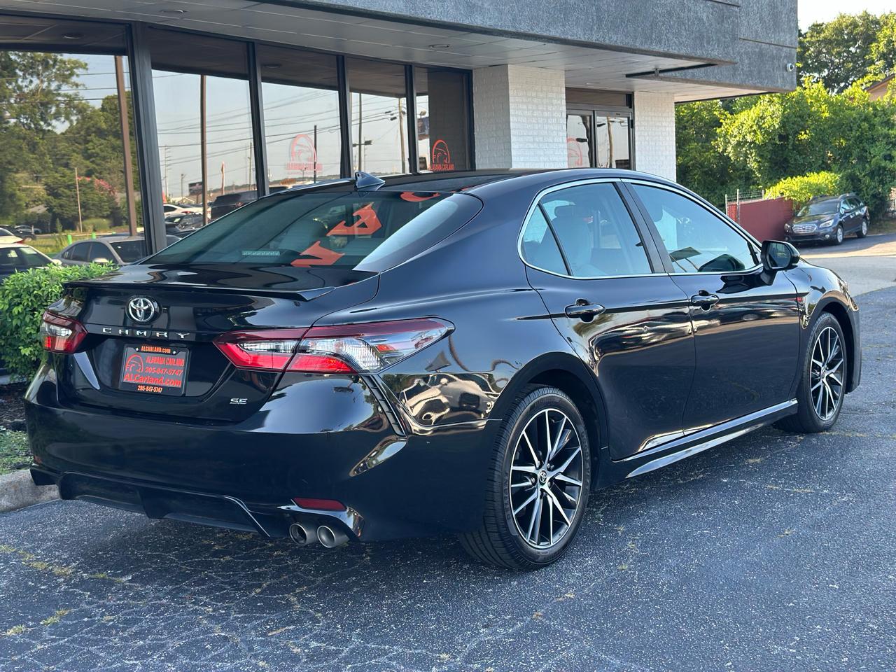 Toyota Camry SE Auto (Natl) 2021