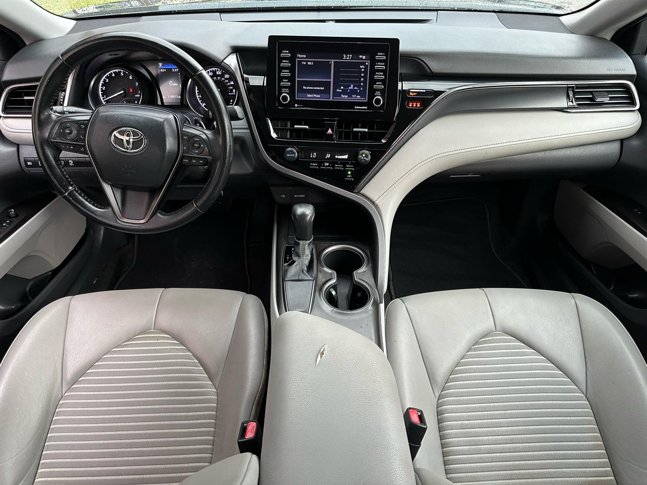 Toyota Camry SE Auto (Natl) 2021