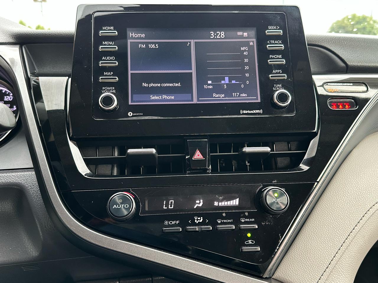 Toyota Camry SE Auto (Natl) 2021
