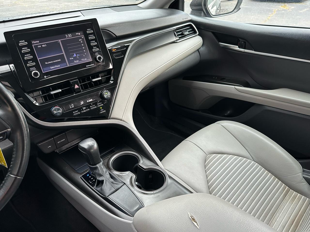 Toyota Camry SE Auto (Natl) 2021