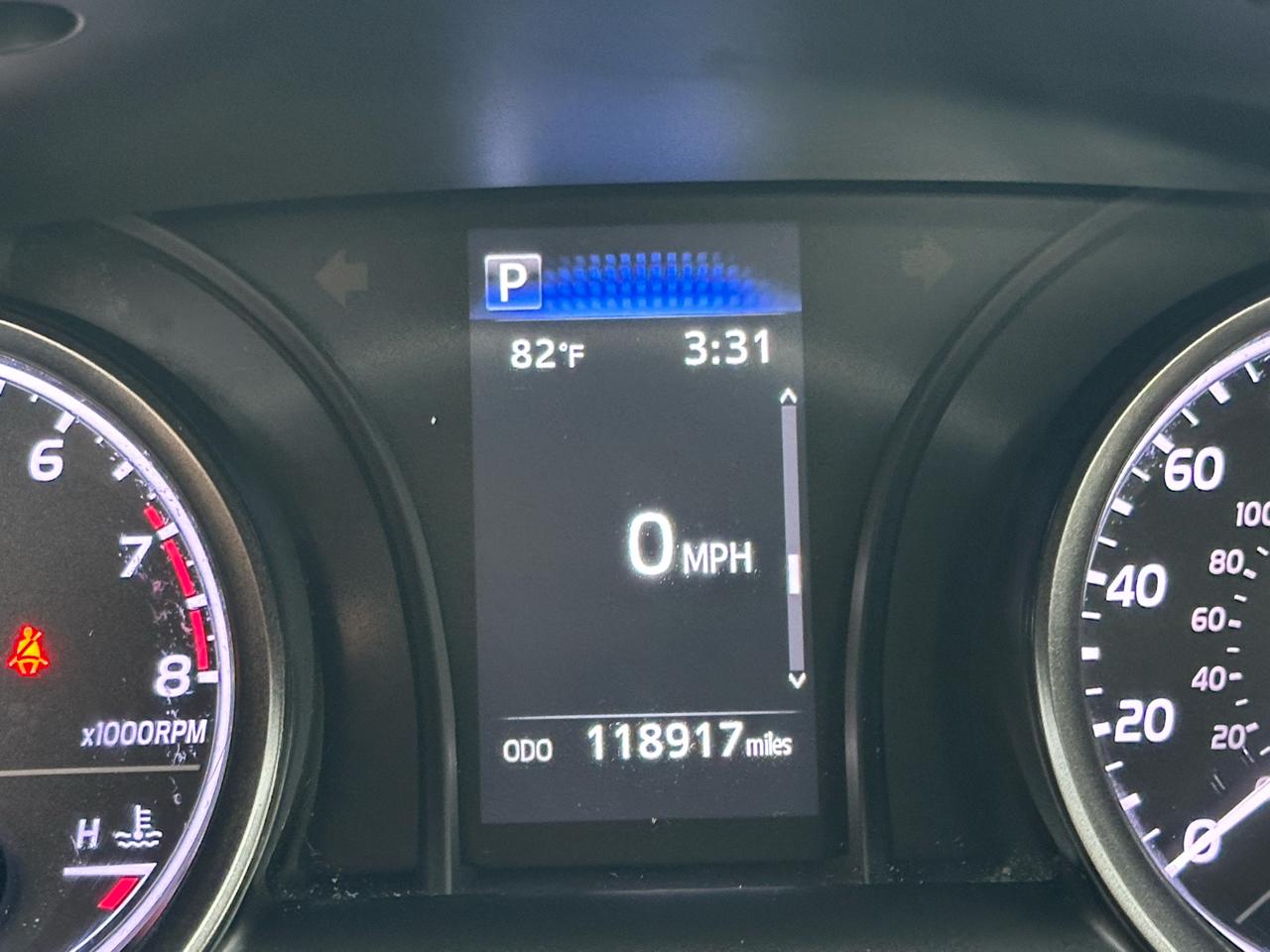 Toyota Camry SE Auto (Natl) 2021