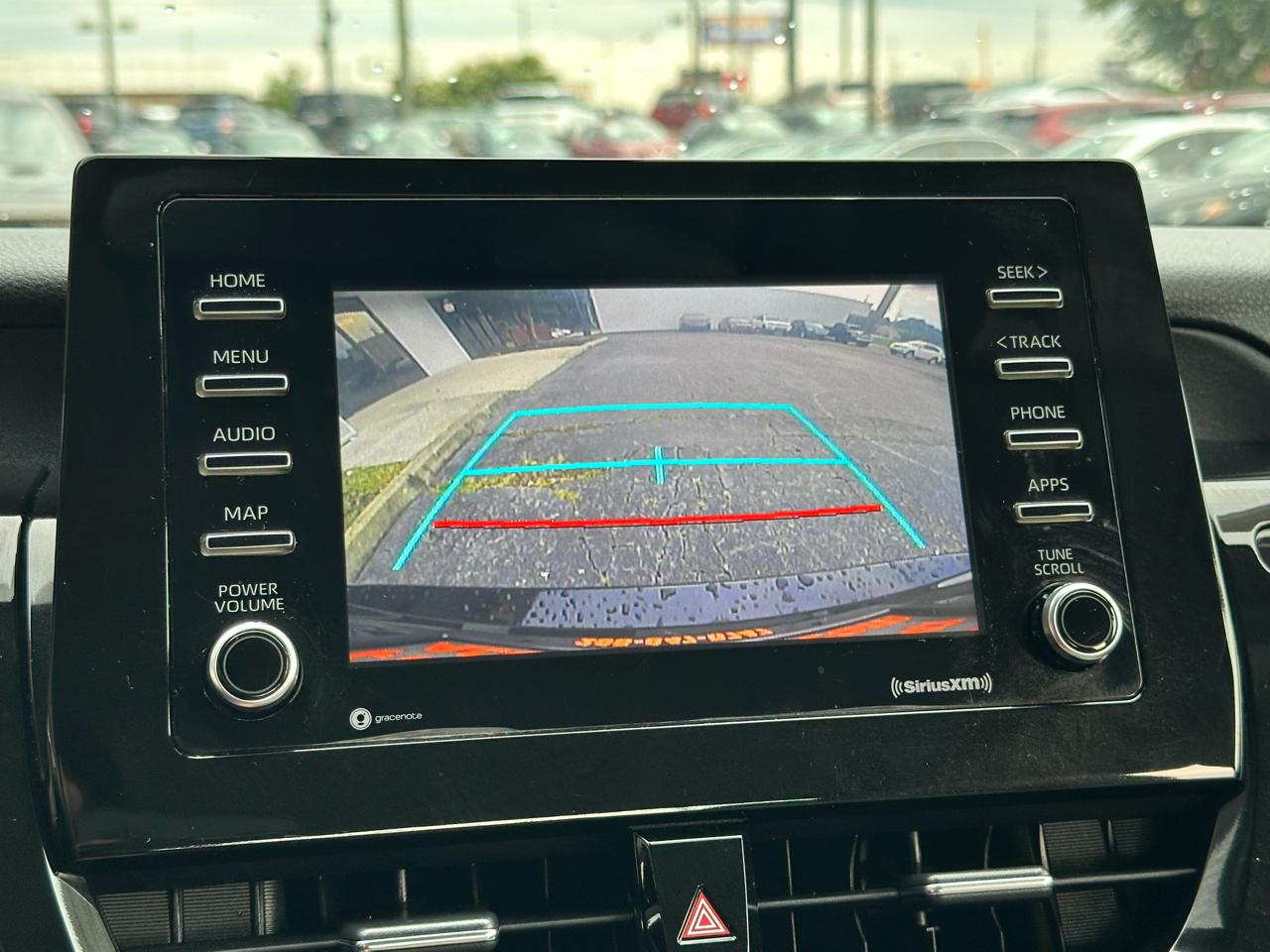 Toyota Camry SE Auto (Natl) 2021