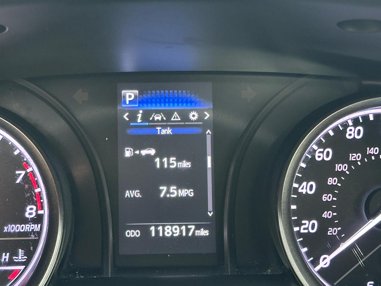 Toyota Camry SE Auto (Natl) 2021