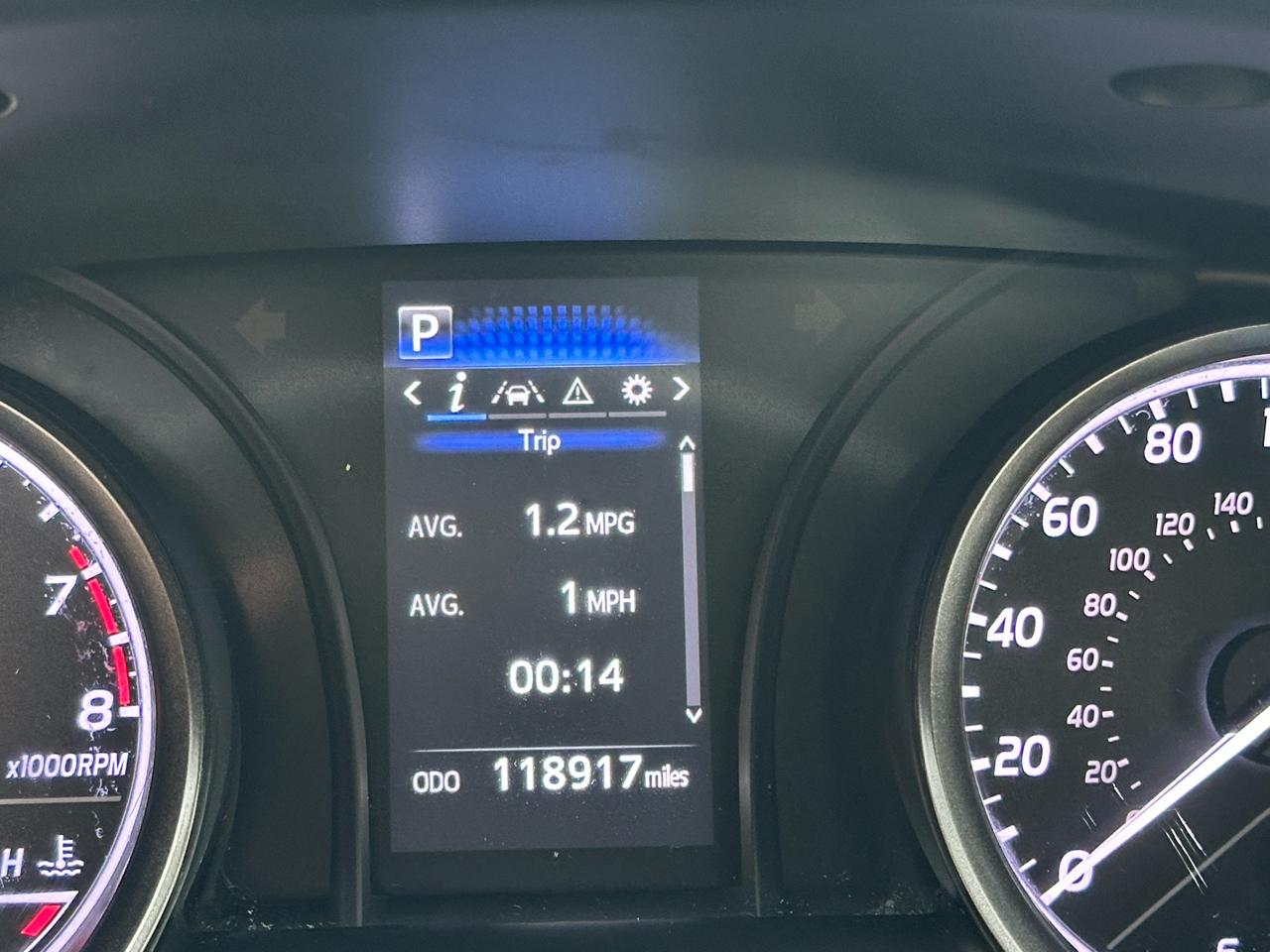 Toyota Camry SE Auto (Natl) 2021