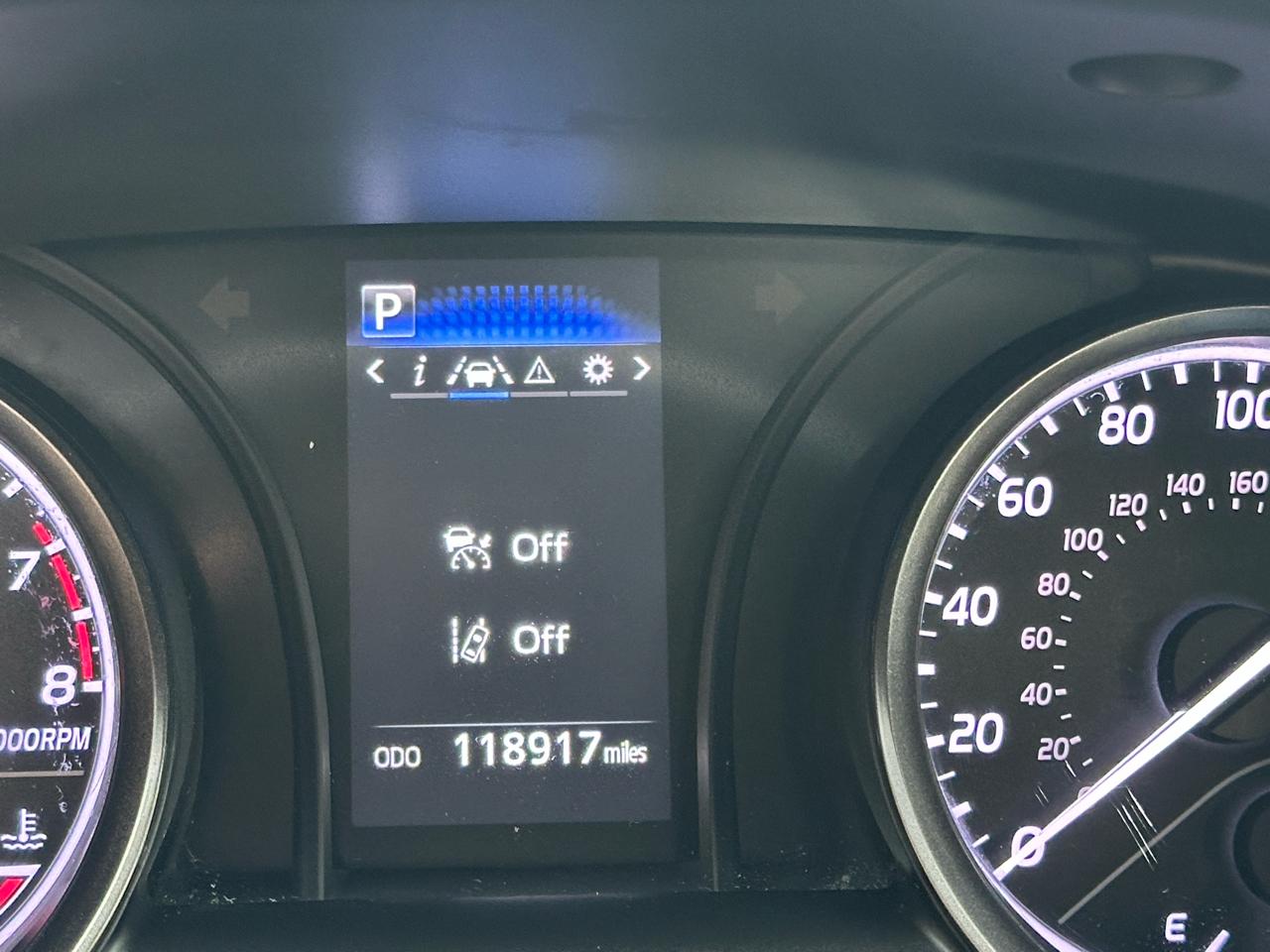 Toyota Camry SE Auto (Natl) 2021