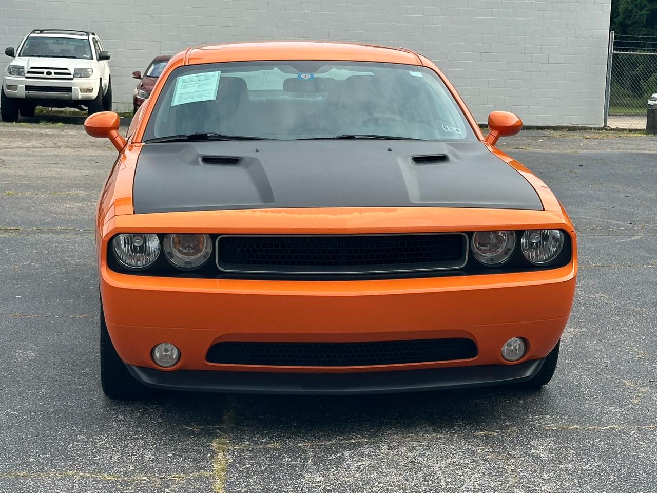 Dodge Challenger 2dr Cpe SXT Plus 2014