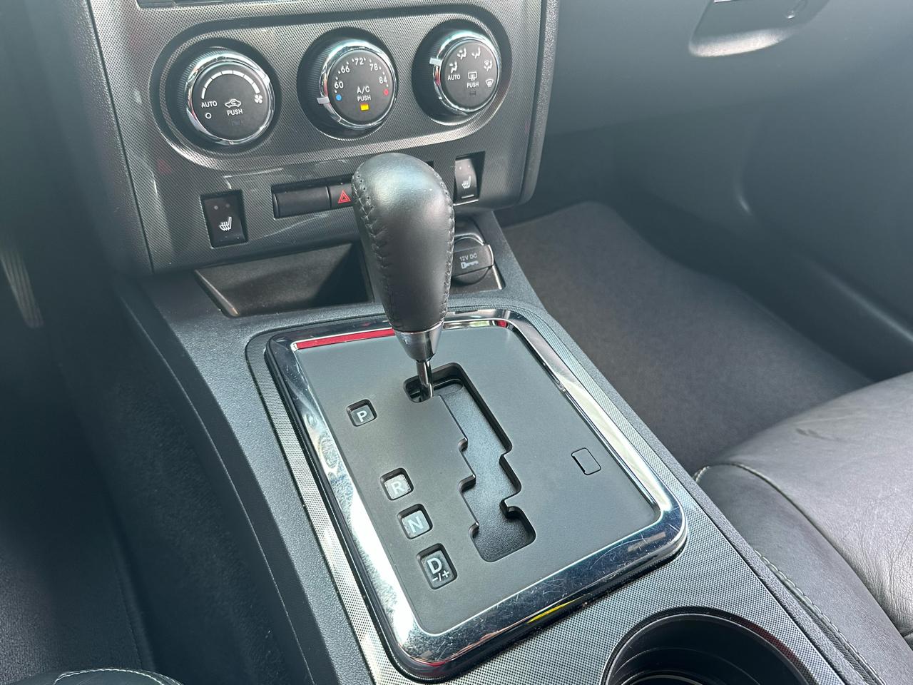 Dodge Challenger 2dr Cpe SXT Plus 2014