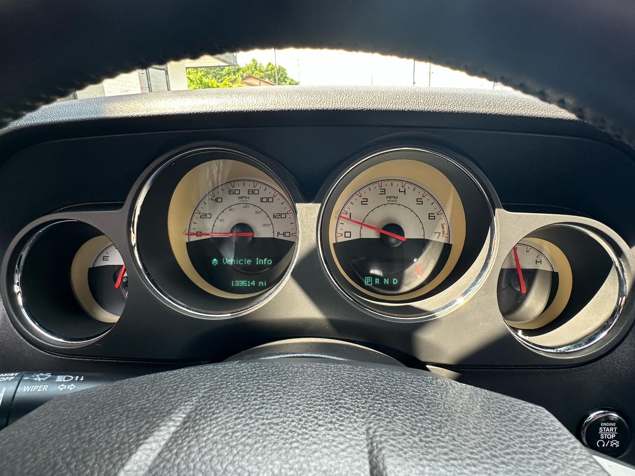 Dodge Challenger 2dr Cpe SXT Plus 2014
