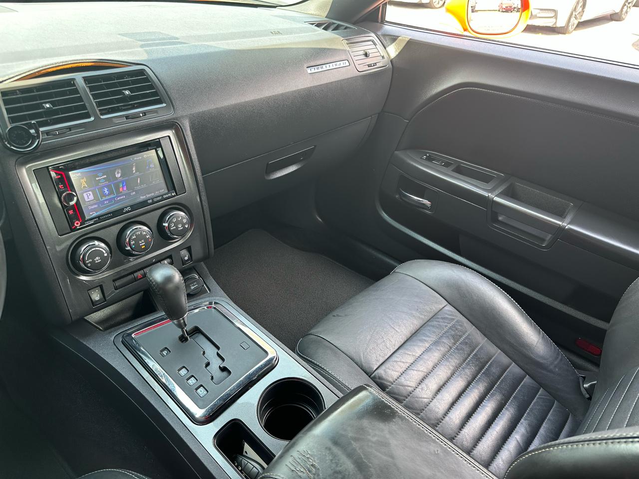 Dodge Challenger 2dr Cpe SXT Plus 2014
