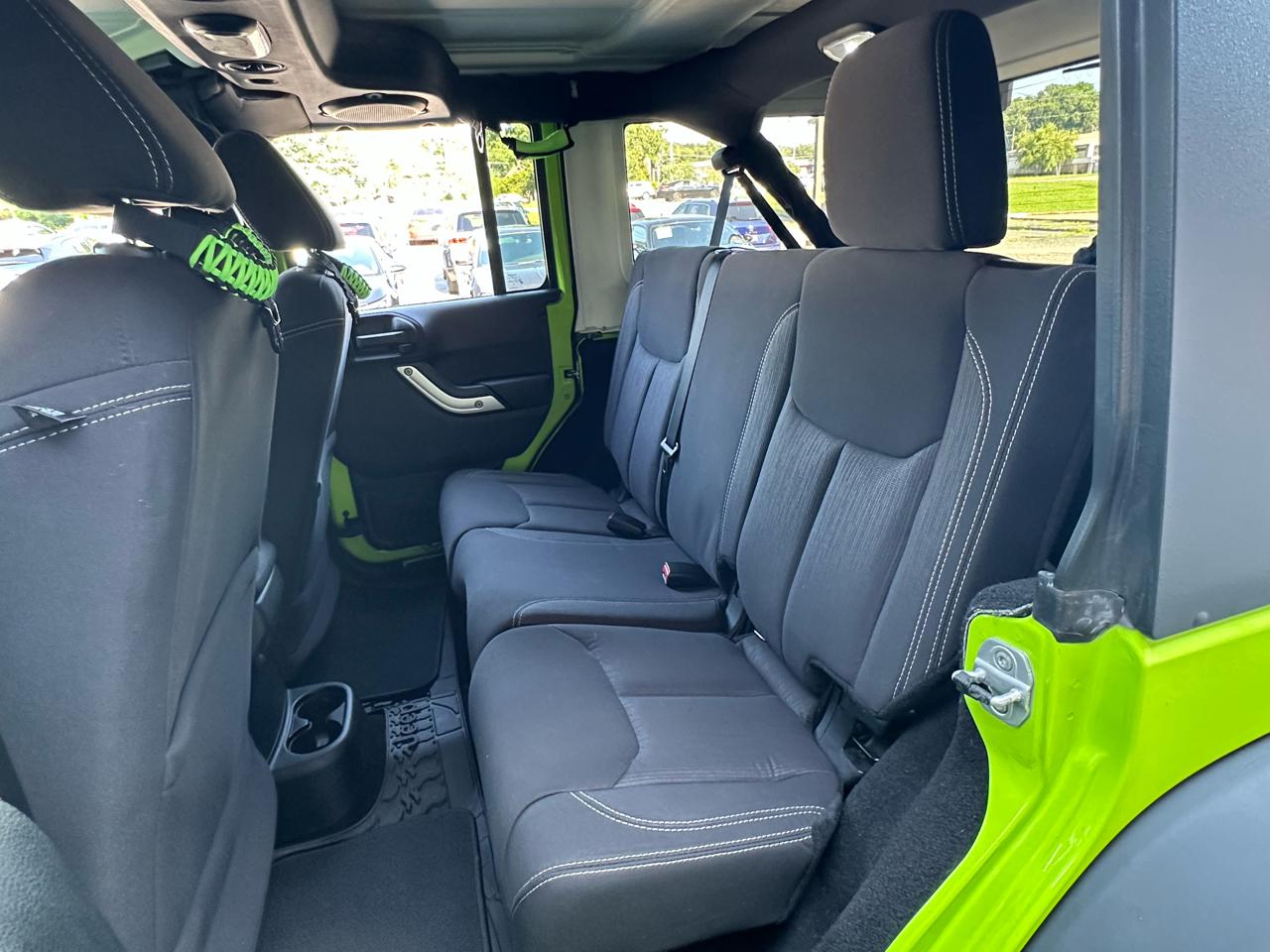 Jeep Wrangler Unlimited 4WD 4dr Rubicon 2013