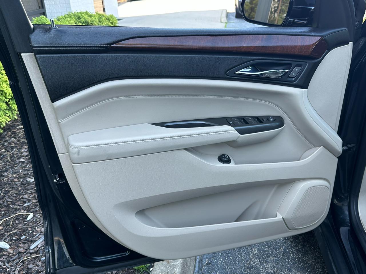 Cadillac SRX AWD 4dr Luxury Collection 2012