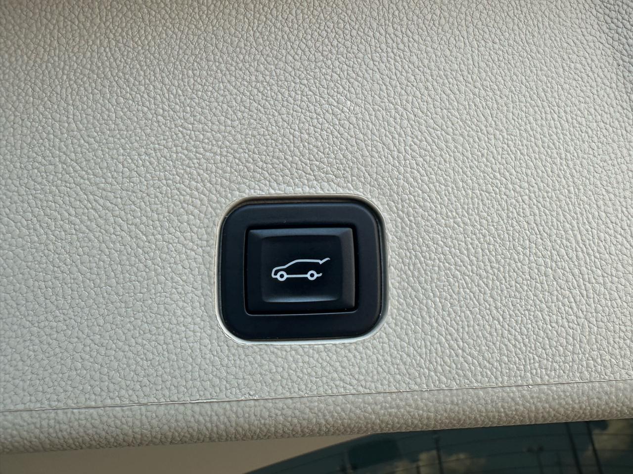 Cadillac SRX AWD 4dr Luxury Collection 2012
