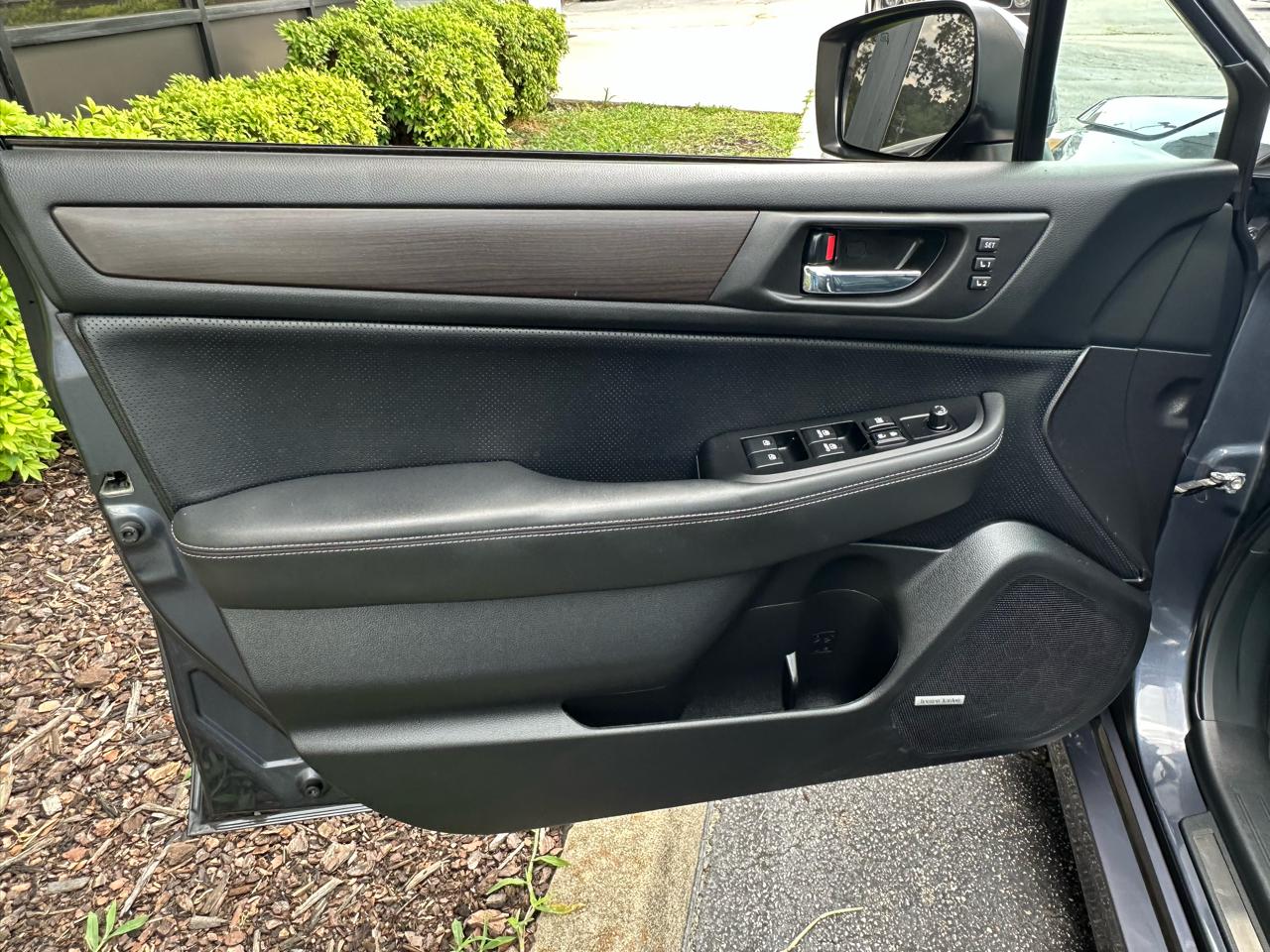 Subaru Legacy 2.5i Limited 2017