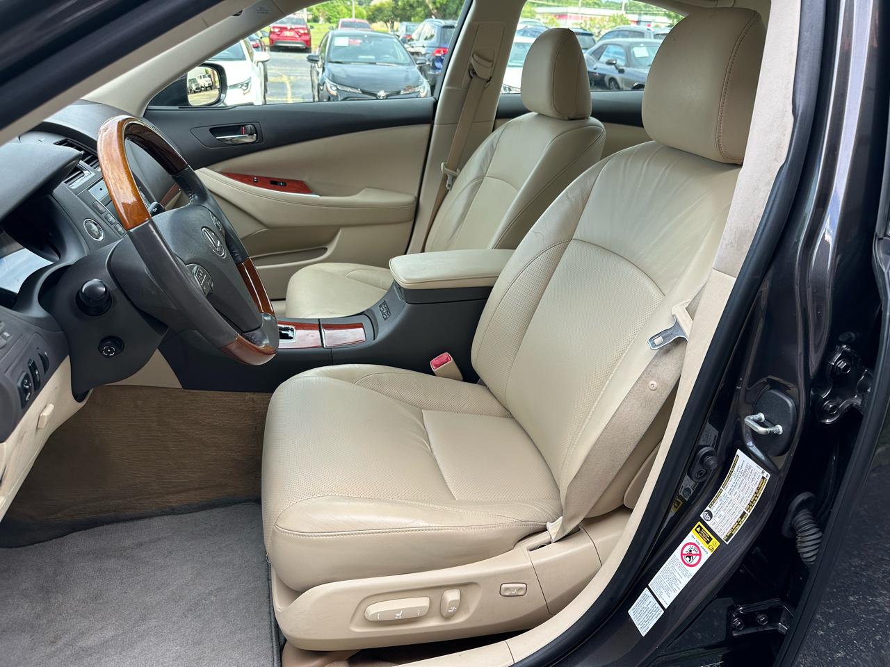 Lexus ES 350 4dr Sdn 2010