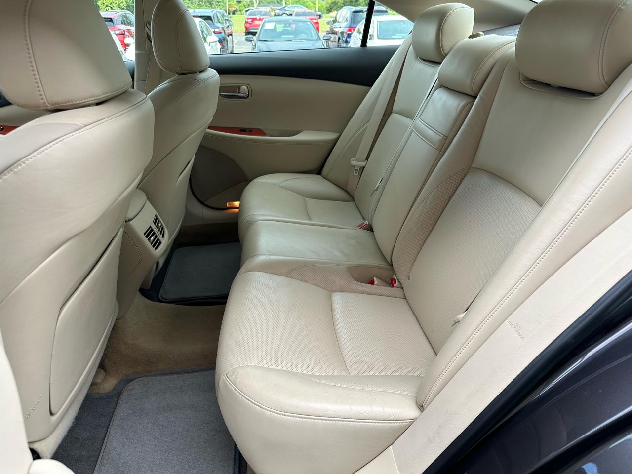 Lexus ES 350 4dr Sdn 2010