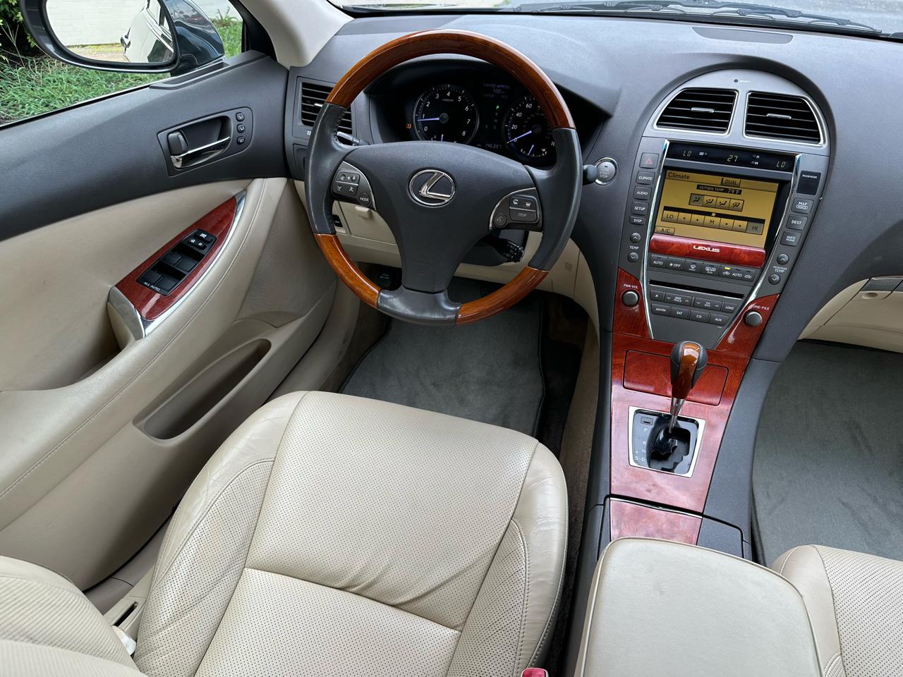 Lexus ES 350 4dr Sdn 2010