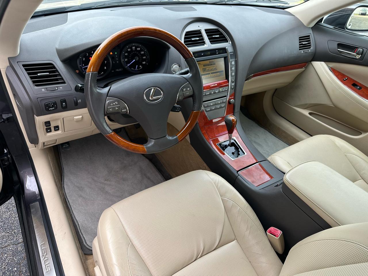 Lexus ES 350 4dr Sdn 2010