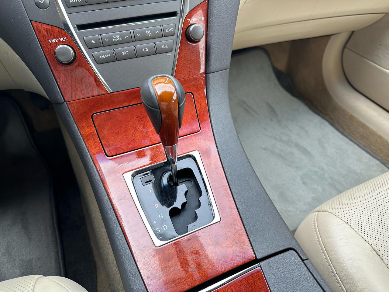 Lexus ES 350 4dr Sdn 2010