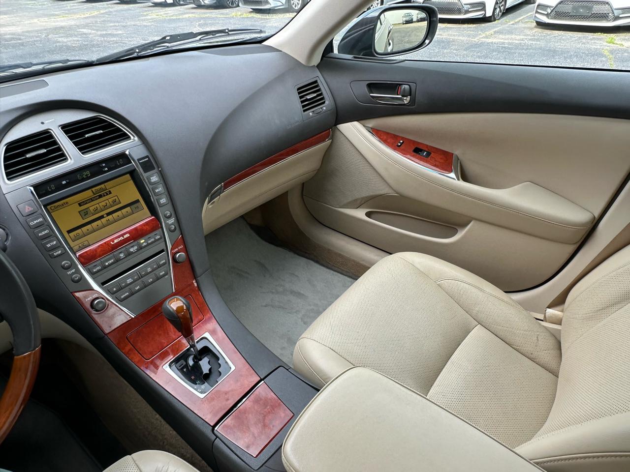 Lexus ES 350 4dr Sdn 2010