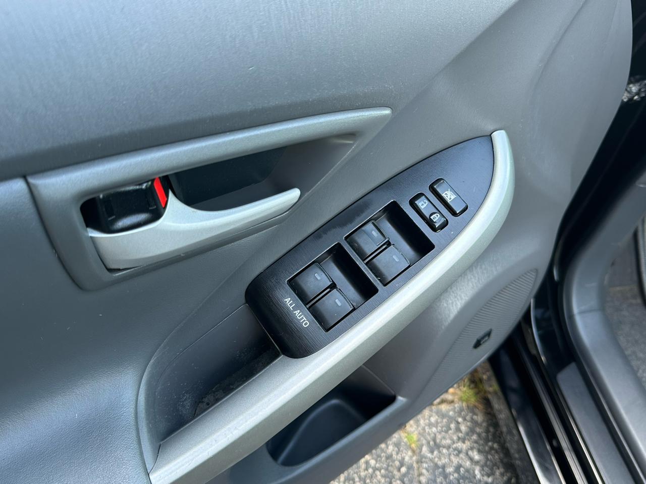 Toyota Prius 5dr HB II (Natl) 2010