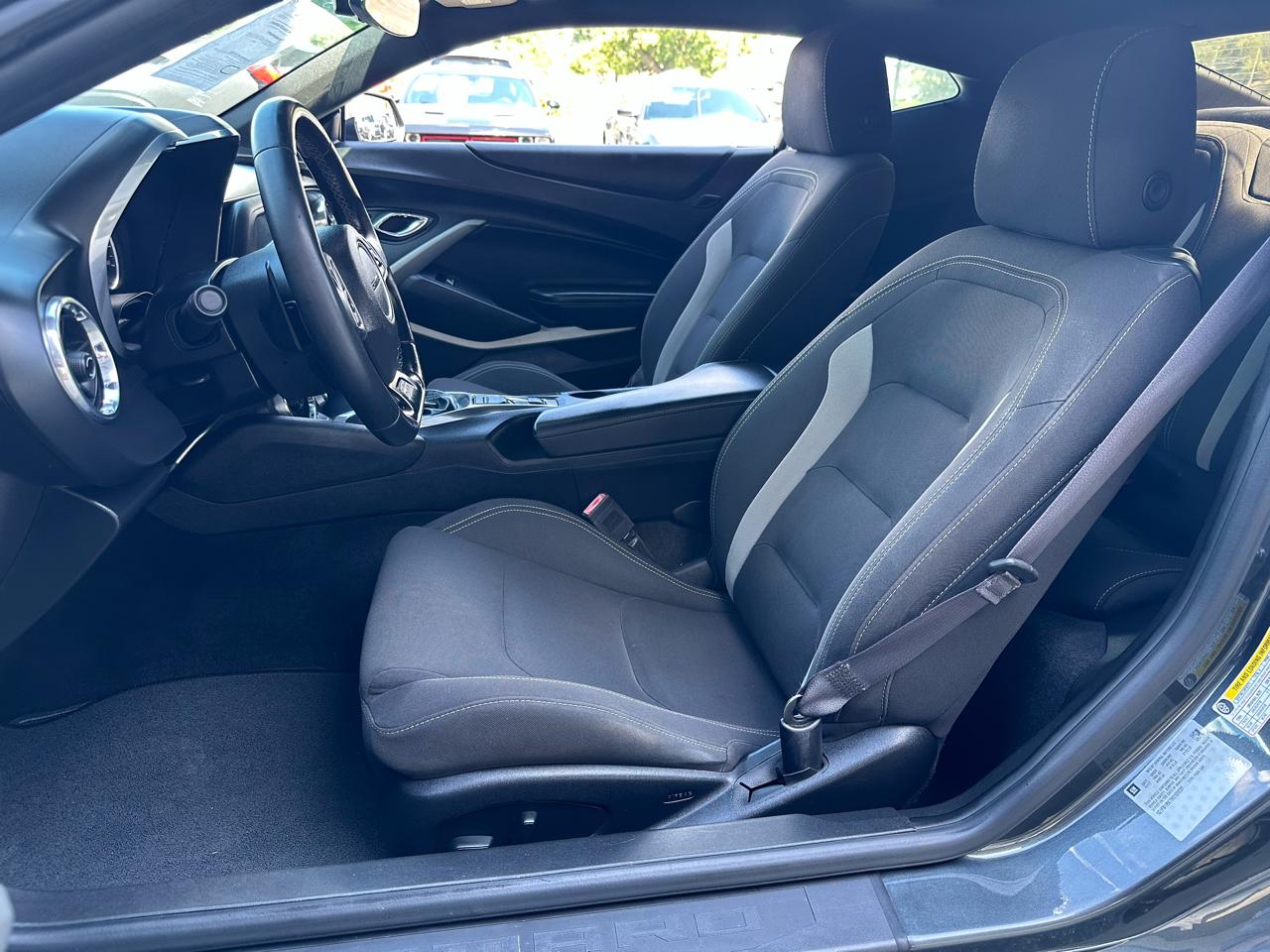 Chevrolet Camaro 2dr Cpe 1LT 2017