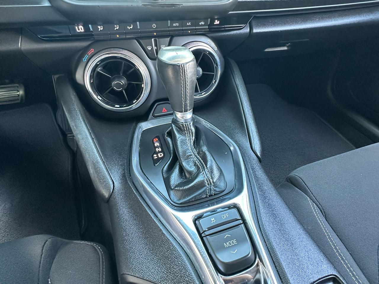 Chevrolet Camaro 2dr Cpe 1LT 2017