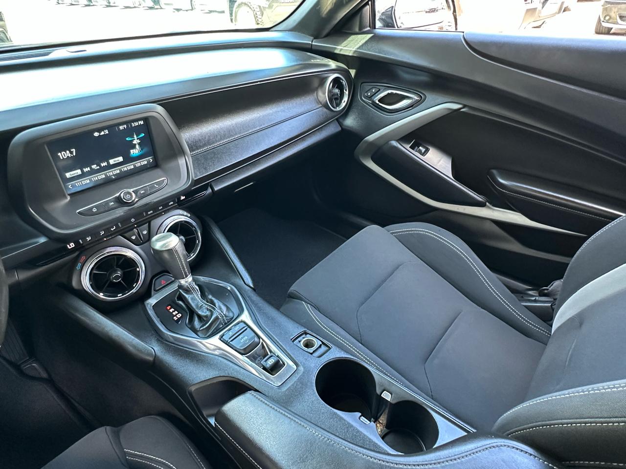 Chevrolet Camaro 2dr Cpe 1LT 2017