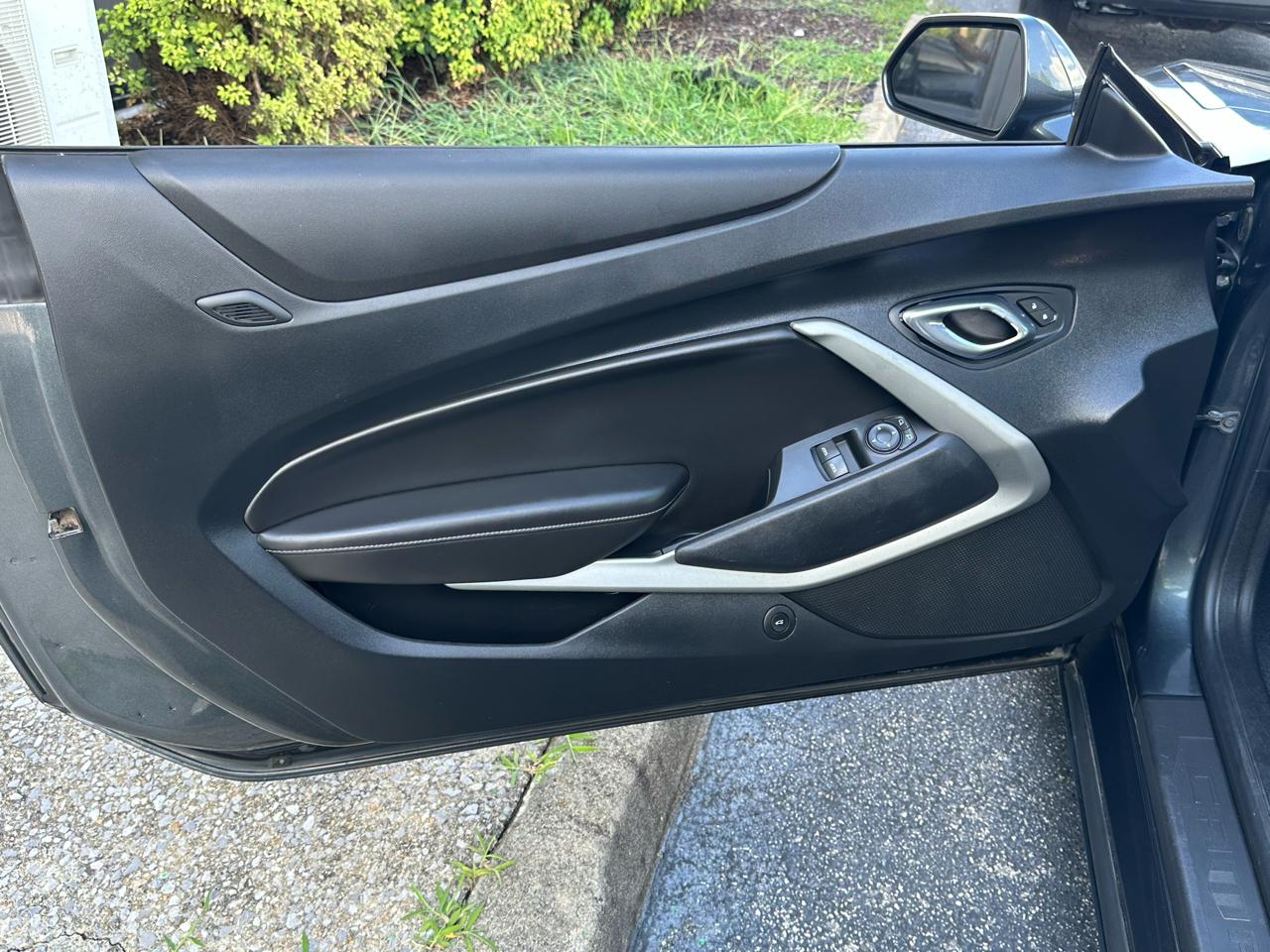 Chevrolet Camaro 2dr Cpe 1LT 2017