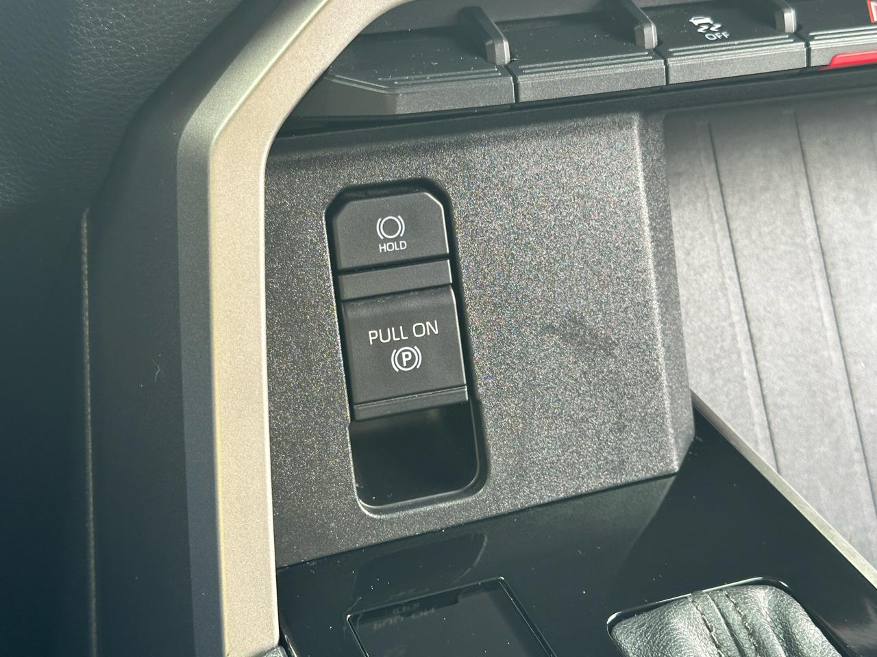 Toyota Tundra 2WD SR5 CrewMax 5.5' Bed (Natl) 2022