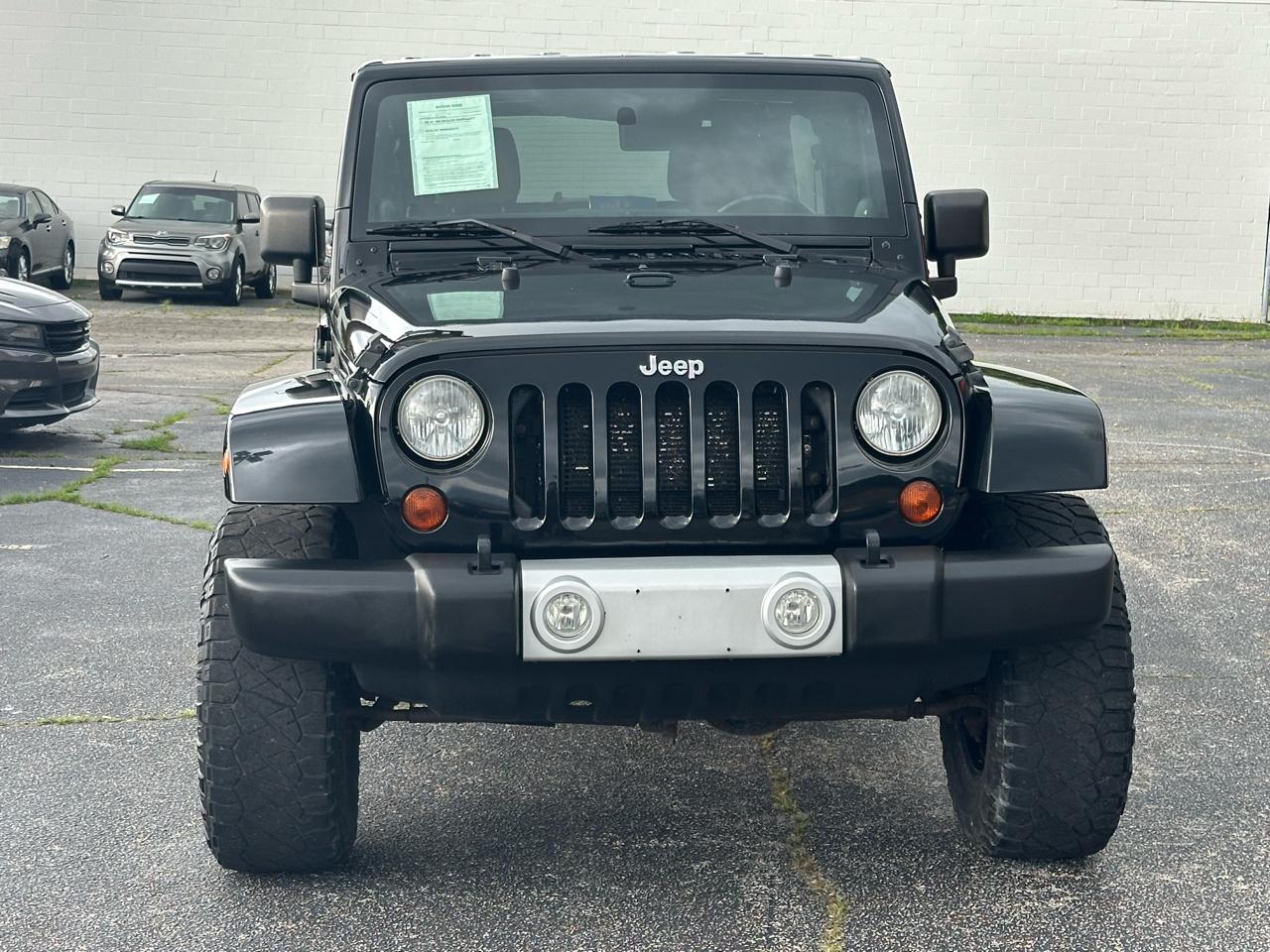 Jeep Wrangler Unlimited 4WD 4dr Sahara 2012