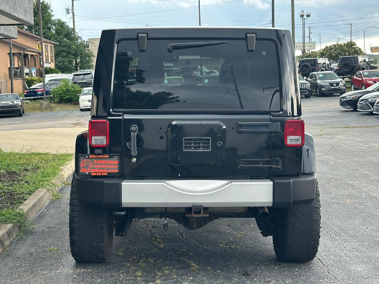 Jeep Wrangler Unlimited 4WD 4dr Sahara 2012