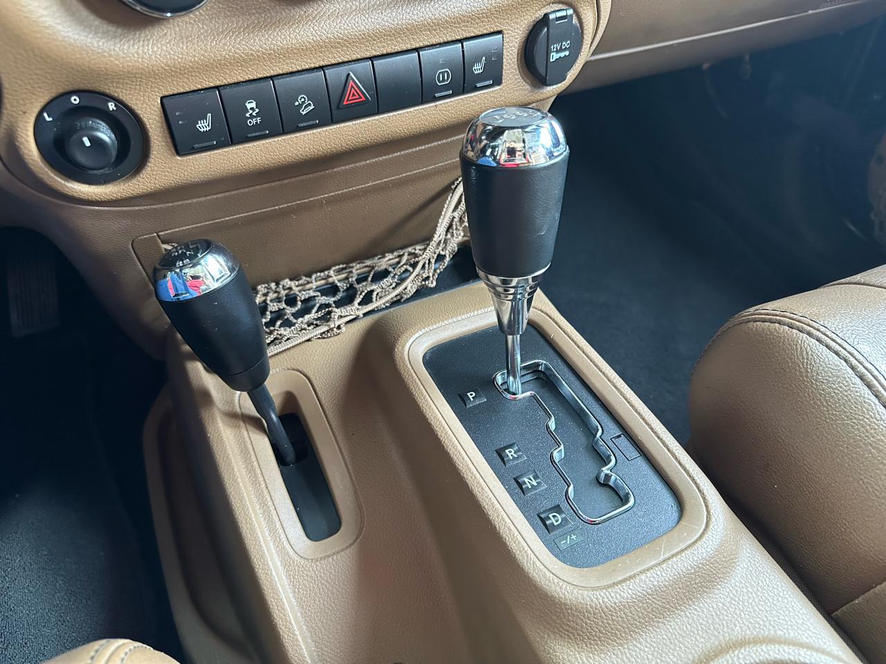 Jeep Wrangler Unlimited 4WD 4dr Sahara 2012