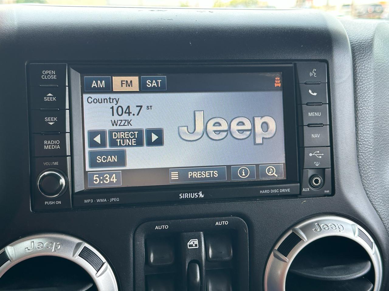 Jeep Wrangler Unlimited 4WD 4dr Sahara 2012